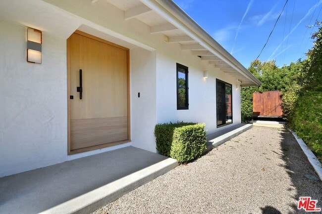 Photo - 2145 Linda Flora Dr