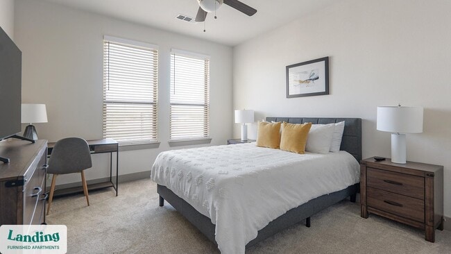 Building Photo - 12500 Shadowglen Trce Unit 8307