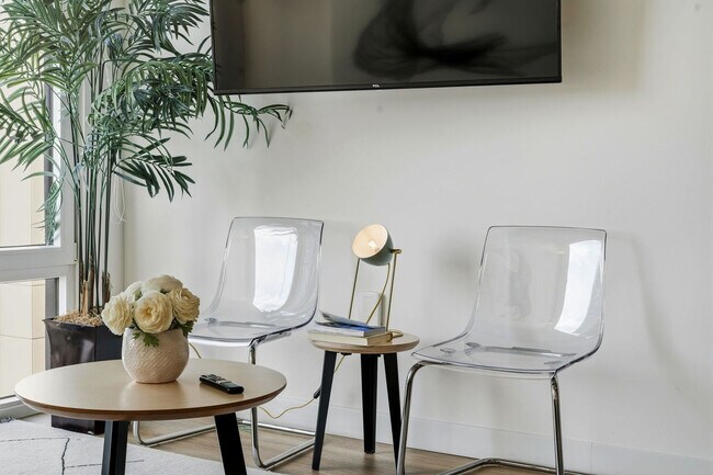 Photo - 853 W Blackhawk St Unit SI ID1466140P