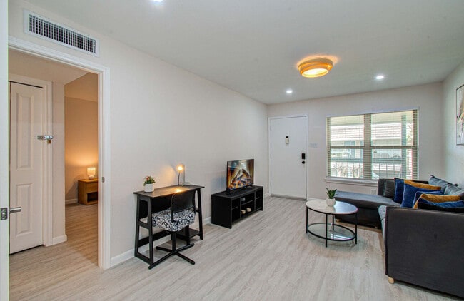 Photo - 845 Augusta Dr Unit SI ID1471729P