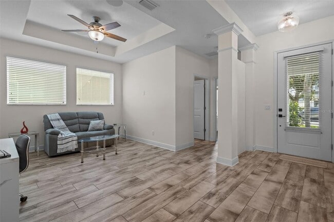 Photo - 2515 Portico St