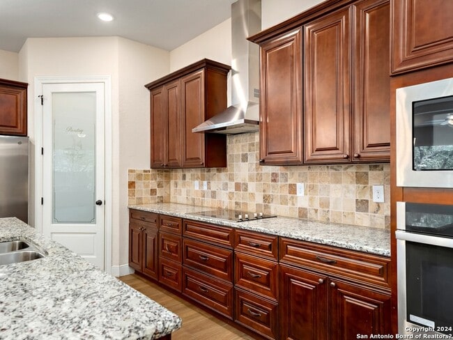 Photo - 578 Carriage House