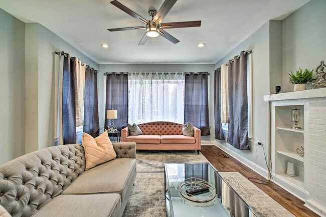 Photo - 7931 S Eberhart Ave Unit ID1305916P