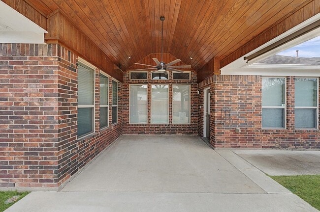 Photo - 15103 Russet Bend Ln