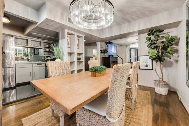Photo - 6011 Gaston Ave Unit SI ID1572034P