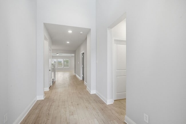 Photo - 1224 Redcoat Dr