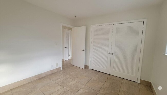 Photo - 1821 NE 56th St