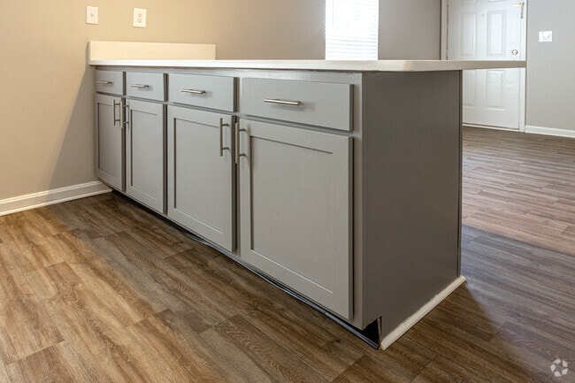 2BR, 1BA - 1000 SF - Kitchen Island - z-120125-Radius West