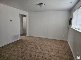 Photo - 215 N 400 W