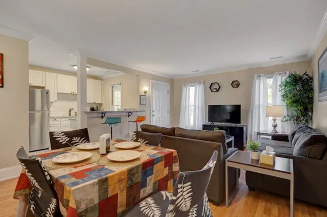 Photo - 2201 1/2 Summit St Unit ID1388443P