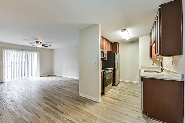 Photo - 1860 White Oak Dr Unit 245