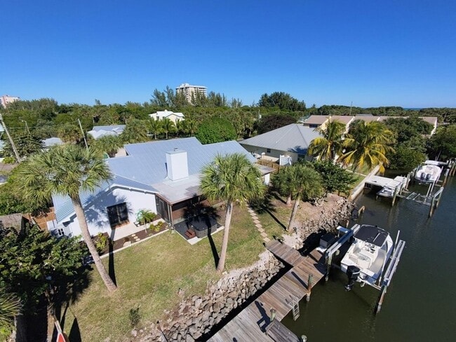 Photo - 929 Jackson Way