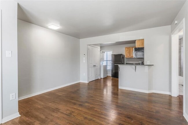 Photo - 1217 N Blackwelder Ave Unit 2