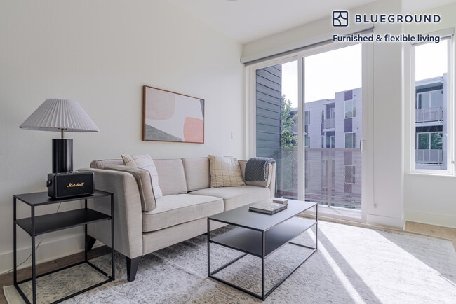 Building Photo - 1301 W Koenig Ln Unit FL3-ID317