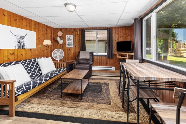 Building Photo - 10760 Lake St Unit SI ID1596544P