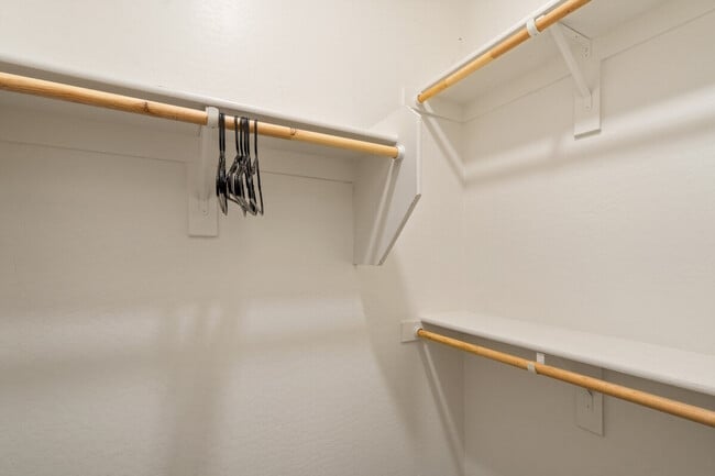 @817様36サイズ今日発送 Glendale, AZ 1 units available | CorporateHousing