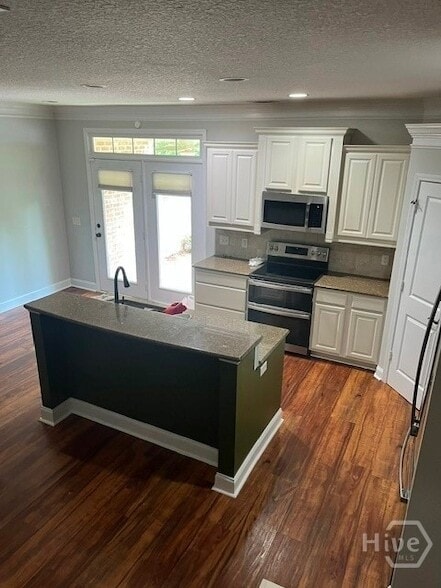 Photo - 107 Ventura Pl