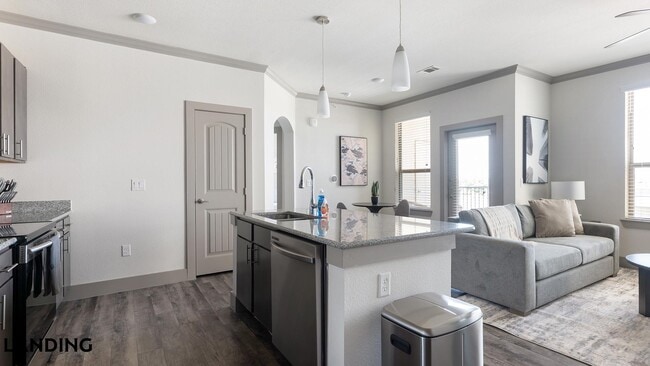 Photo - 12500 Shadowglen Trce Unit 1304