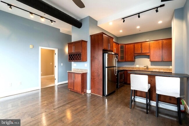 Photo - 207 Rector St