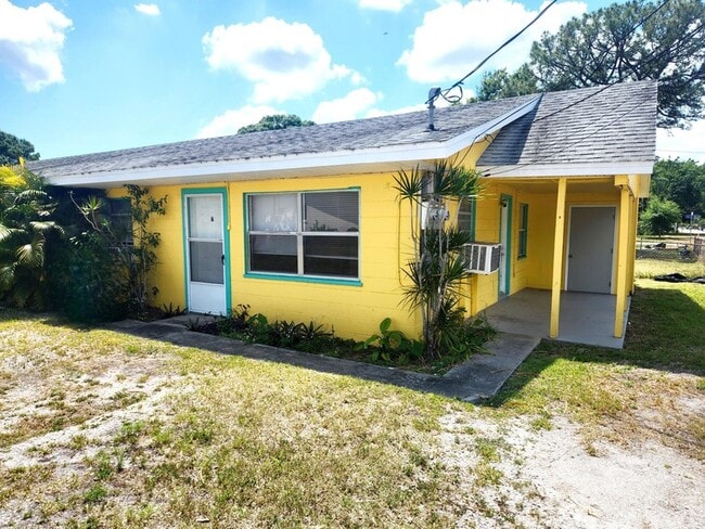 Building Photo - 72 Bossieux Blvd Unit A