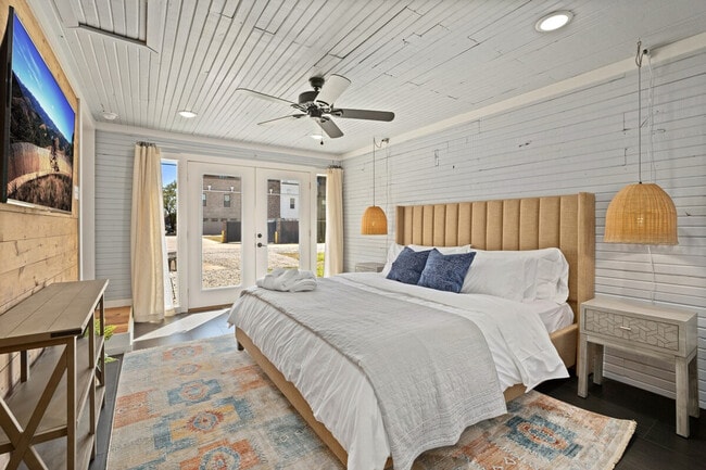 Photo - 337 NW A St Unit ID1221794P