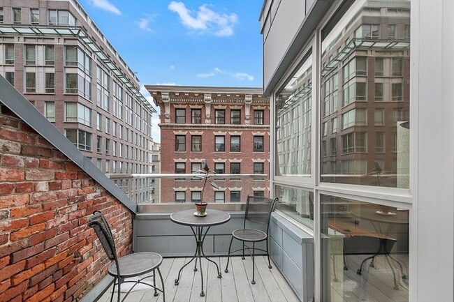 Building Photo - 99-105-105 Broad St Unit 7B