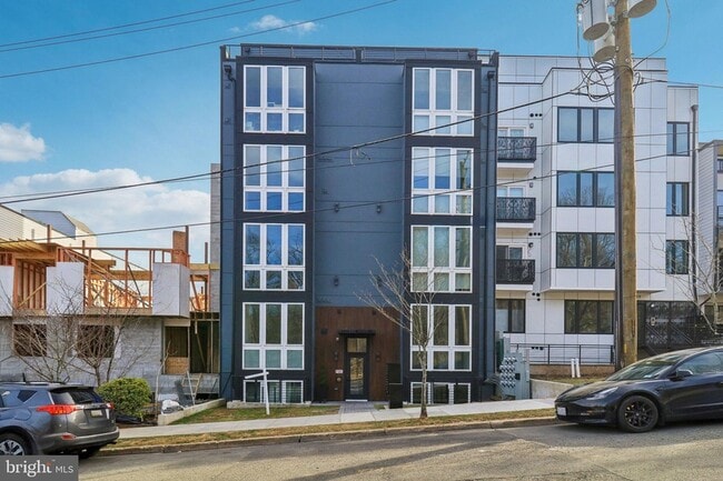 Photo - 2213 M St NE Unit 4