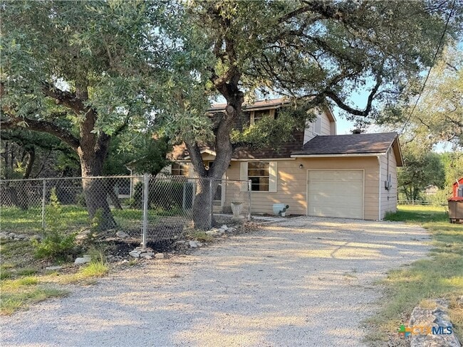 Photo - 850 Riviera Dr