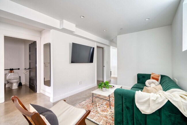 Photo - 18 NW 22nd Pl Unit ID1309892P