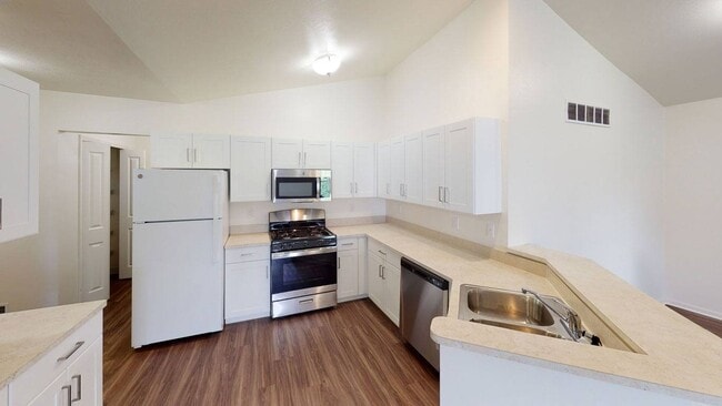 Photo - Gull Prairie/Gull Run Apartments and Townhomes