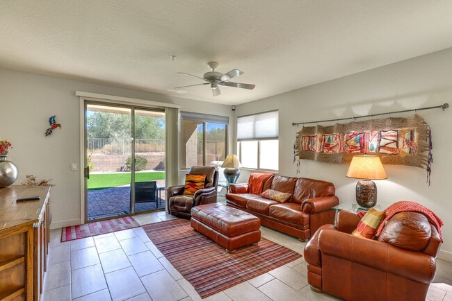 Building Photo - 7316 E Whispering Wind Dr Unit SI ID1546348P