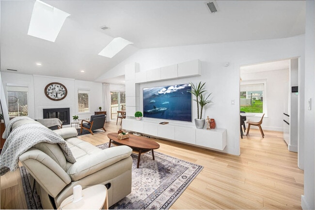 Building Photo - 405 Reynolds Ave Unit ID1300723P