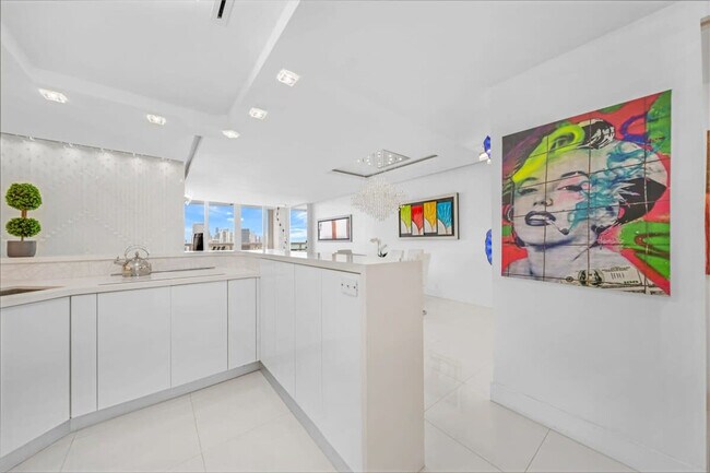 Photo - 1717 N Bayshore Dr Unit SI ID1054078P