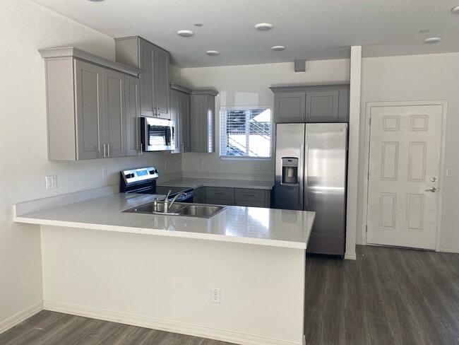 Photo - 836 Valley St