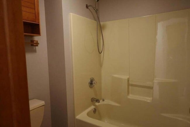 Photo - 8732 Madison St