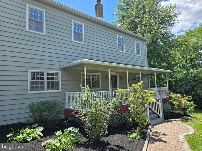 Photo - 242 S Sugan Rd