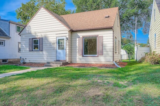 Photo - 837 Bidwell St