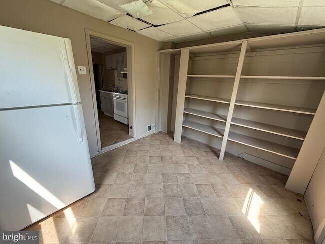 Photo - 16 Delsea Dr N