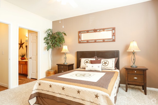 Large bedrooms - Heritage At Hooper Hill