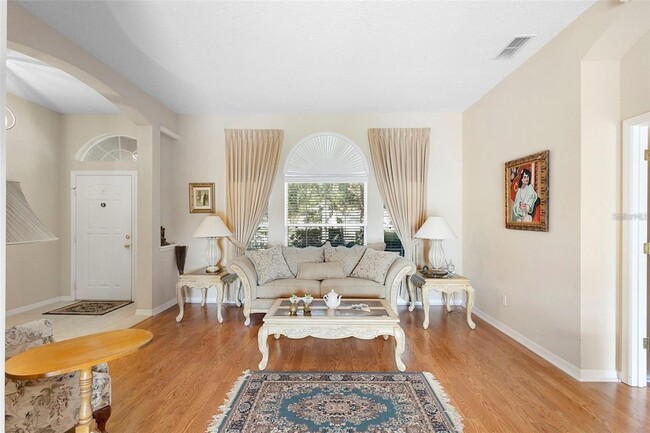 Photo - 713 Mountain Ash Way