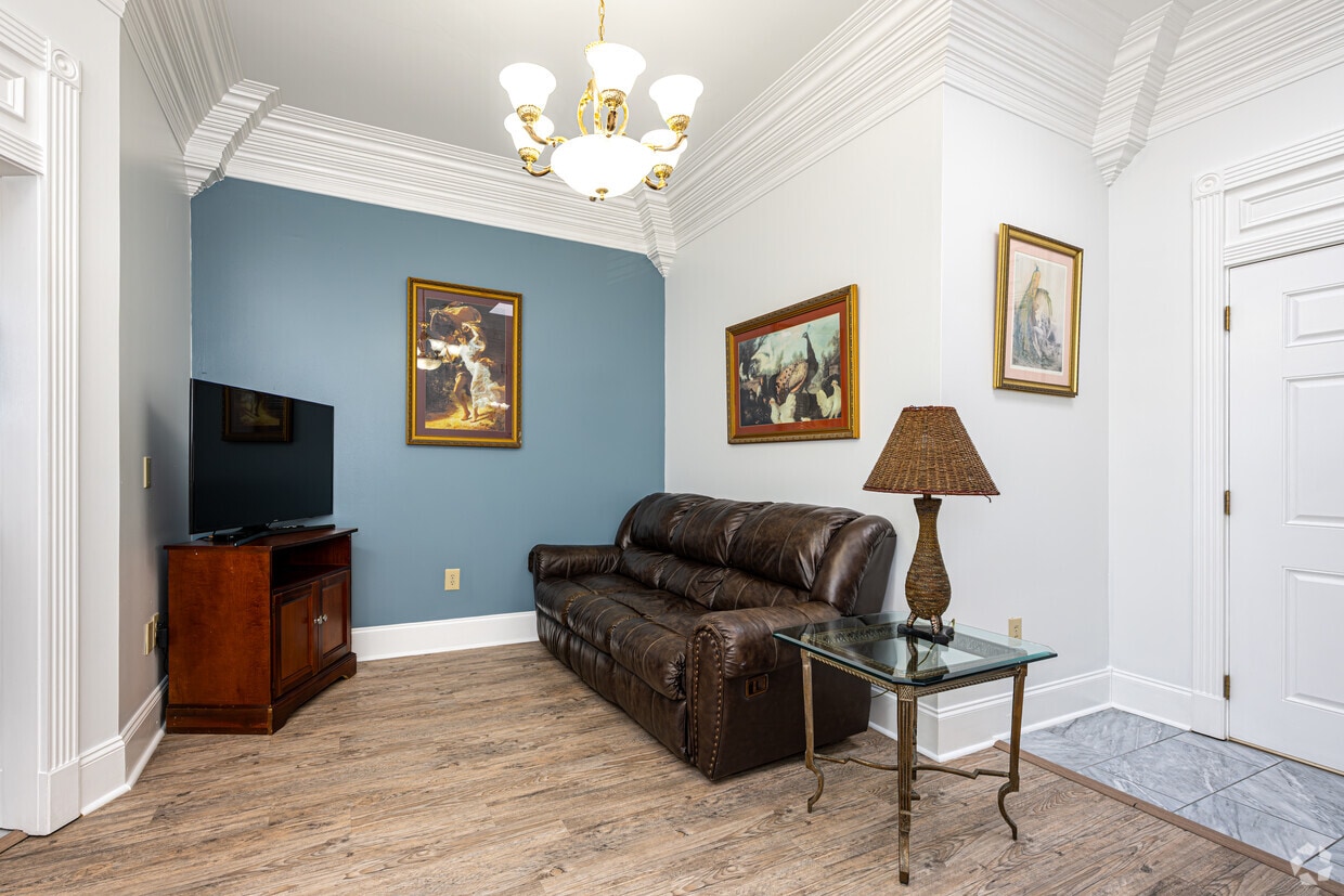 Floor Plan - Penthouse One-Bedroom