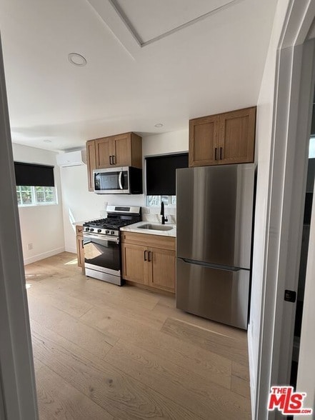 Building Photo - 9506 San Pedro St