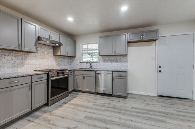 Photo - 2908 Scottsbluff Dr