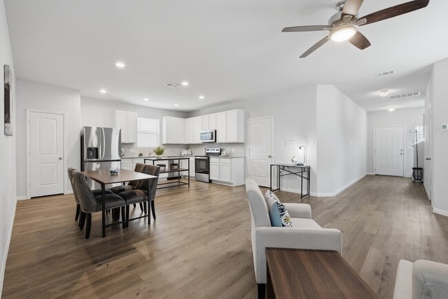 Photo - 961 Harper Ln