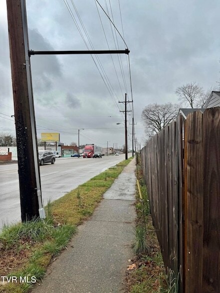 Photo - 1669 E Sevier Ave