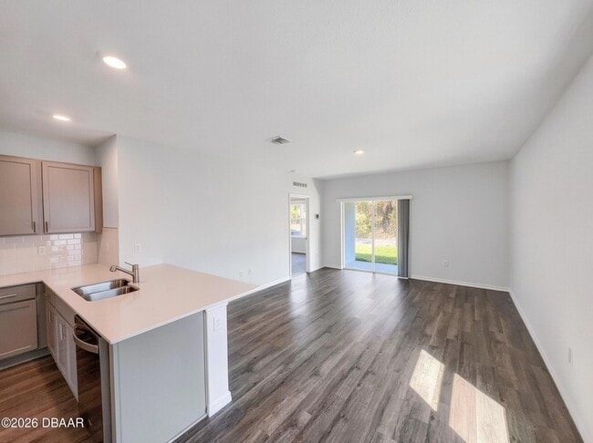 Photo - 982 Commons Wy