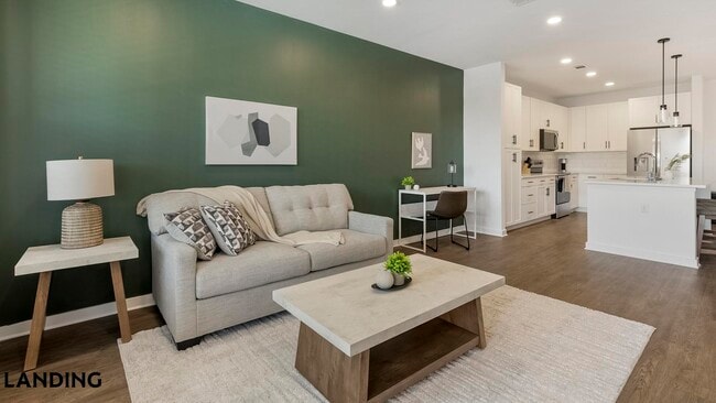 Building Photo - 3900 Robinson Rd Unit 1305
