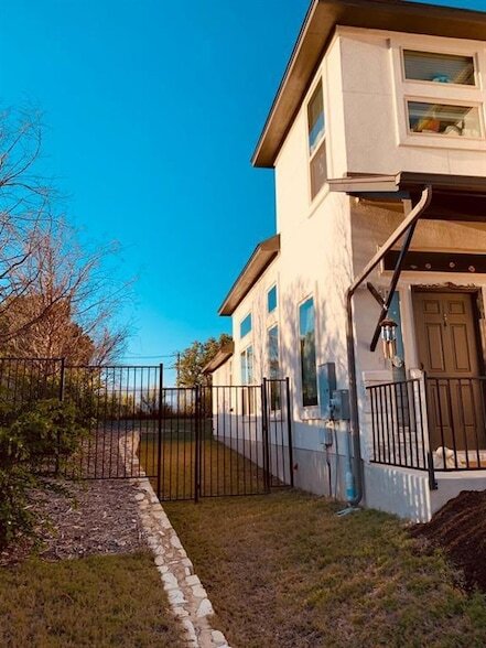 Photo - 3240 E Whitestone Blvd Unit 60