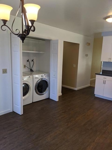 Photo - 1041 Grebe St