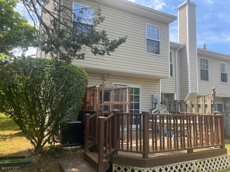 Photo - 11 Leahy Ct